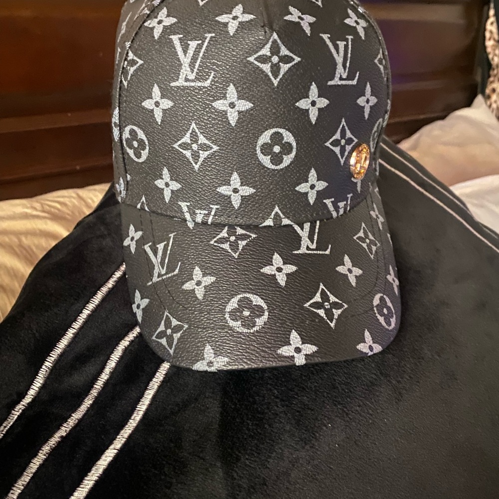 Hat can be for a woman or a guy